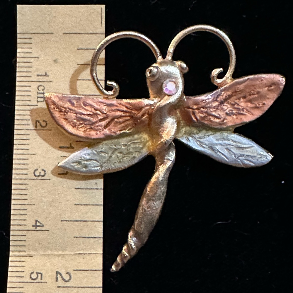 Elegant Dragonfly Brooch in Gold and Silver